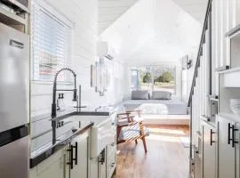 Zion Tiny Home, Hot Tub, Red Rock Views