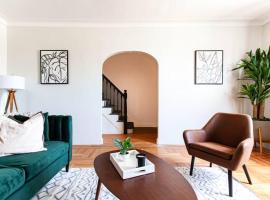 4 Bedroom Sun Drenched & Designer Home, hotel a Brooklyn