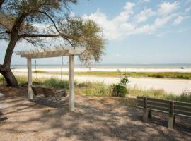 Seaside Bliss Awaits Your Dream Beach Getaway!, Hotel in Hilton Head Island