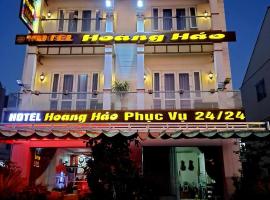 Khách sạn Hoàng Hảo، فندق في Ðưc Trọng
