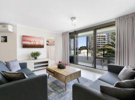 Bright 2-Bed with Pool, Spa & Tennis Court, spa hotel in Gold Coast
