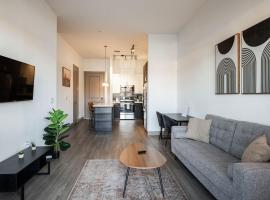 Modern CozySuites on the Town Lake waterfront 12, hotel i Tempe