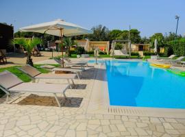 Bungalow Felicità 1 with Pool - Happy Rentals, khách sạn có chỗ đậu xe ở San Cassiano
