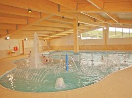 Sunbeach Holiday Park, glamping site in Llwyngwril