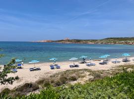 L'Oleandro 1412 house in Sardinia with Mediterranean Views, hotel din Isola Rossa