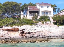 Villa Putto, hotel with jacuzzis in Vela Luka