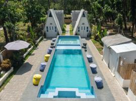 Costas De Liwa Bar & Beach Resort – hotel w mieście Zambales