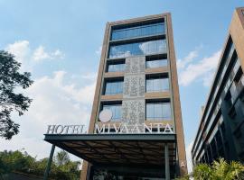 Hotel Mivaante, готель з парковкою у місті Ахмедабад