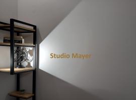 Studio Mayer, pet-friendly hotel in Patra