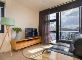베이트먼스베이에 위치한 주차 가능한 호텔 Comfy 2-Bedroom Apartment with a Clyde River View