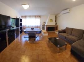 Dama - Attic with fireplace and air conditioning, apartamento en Sulmona