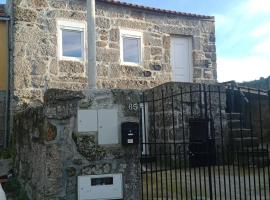 Casa Aldeia Da Serra, Ferienwohnung in Celorico da Beira