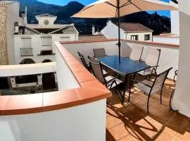 Moderno y Confortable Apartamento en Güejar Sierra, con Aparcamiento, Terraza, WI-FI