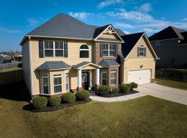 5Br, 3Ba, 10 beds, SuperHost, 5 min to Eisenhower, hotel en Grovetown