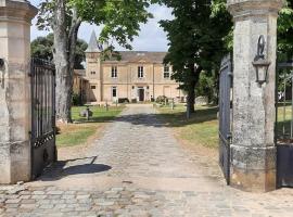 Demeures & Château - Fleur de Roques - Puisseguin Saint Emilion, hotell i Puisseguin