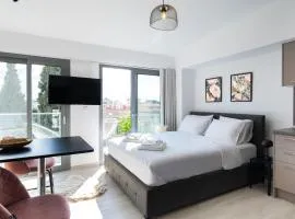 Velvet Luxury Studios in the City Center by BiNoBi!
