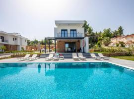 Megan Luxury villa with private pool, hotel de lujo en Pefkohori