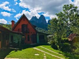 CHALÉS Gaia de Luz, chalet i Nova Friburgo