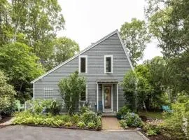 Stay On The Cape Vacation Rentals: Contemporary Saltbox In New Seabury