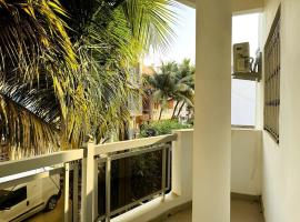 Maison fonctionnelle idéalement située à Dakar, hotel in Dakar