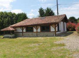 Villa de 2 chambres avec piscine partagee terrasse et wifi a Pontonx sur l'Adour – willa w mieście Pontonx-sur-lʼAdour