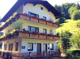 Waldblick Landhaus B&B, בית כפרי בSchwarzenbach an der Pielach