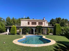 Villa Zeus, hotel with jacuzzis in Paliouri