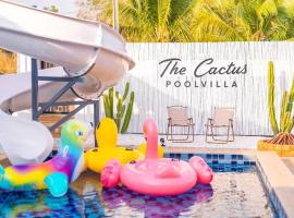 The Cactus Pool Villa Pattaya, huisdiervriendelijk hotel in Ban Huai Yai