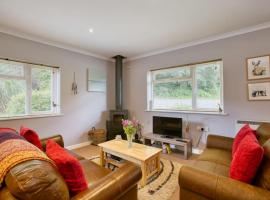 Holiday Home in Charmouth. Jurassic Coast, Hotel in Charmouth