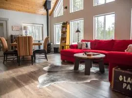 Elk Street Retreat - Private Home near Glacier Park, Pet Friendly!