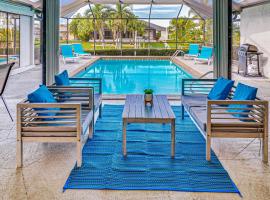 Cape Coral Home with Heated Pool, Dock and Gulf Access, hotel a Cape Coral