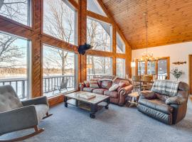Rice Lake Cabin Retreat with Red Cedar Lake Access!, hotel with parking in Rice Lake