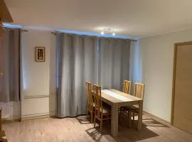 DIKOL Two-Room Apartment-SELF CHECK-in & FREE Parking Near City Center