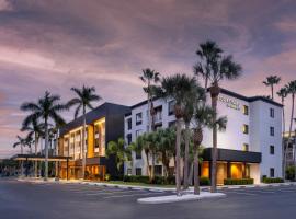 Courtyard by Marriott - Naples, hotell Naplesis lennujaama Naples Municipal - APF lähedal