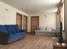 인베르키딩에 위치한 호텔 Luxury Flat, 20 Minutes by train from Edinburgh