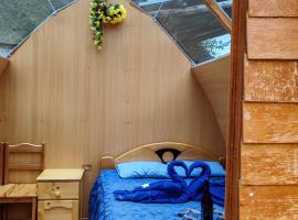 Soraypampa Hostel - Private Cabins & Dorms for Self-Guided Humantay & Salkantay Trek -Comidas-hot shower-wifi-Pack horses, hotell i Salcantay