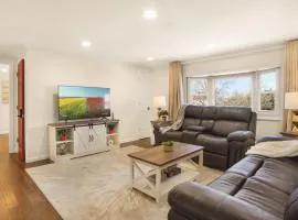 The Mod Pad! 15 min from Airport, Free Parking!