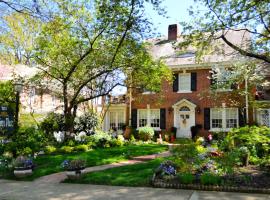 Pettigru Place Bed & Breakfast, hotel near Greenville Zoo, Greenville