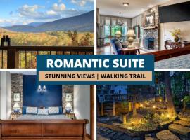 Mountain Views ~ King Bed ~ Private Deck, hotel em Townsend