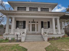Renovated, Spacious, Historic., villa in Shreveport