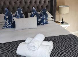 Onyx Luxury cottage, hotel near Northgate Shopping Centre, Randburg