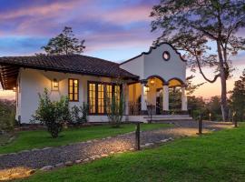 El Lugar, hotel di Tigre