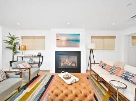 4 Bedrooms in BRAND NEW Luxury built Home walk to the beach, villa in Newport Beach
