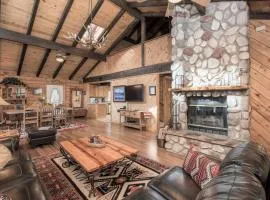 Classy, comfy 3-story log cabin: Hot tub+game room