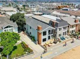 2 Homes Rented Together on the Oceanfront