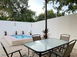 Kaab: Exclusividad y confort en un oasis vacacional con piscina, ξενοδοχείο σε Mérida