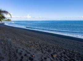 TAHITI - Bungalow Taharuu Surf Piti โรงแรมในPapara