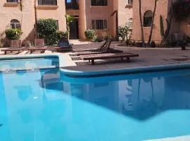 Walking distance to Medano Beach