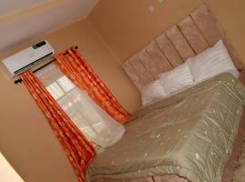 T'S PLACE APARTMENT, hotel with parking in Abeokuta