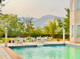 Jag Aravali Resort Udaipur- Experience Nature away from city Hustle, מלון באודייפור